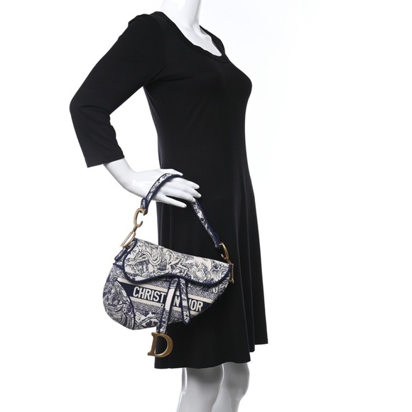 Christian Dior Canvas Embroidered Toile de Jouy Saddle shoulder Bag Blue - Picture 12 of 13